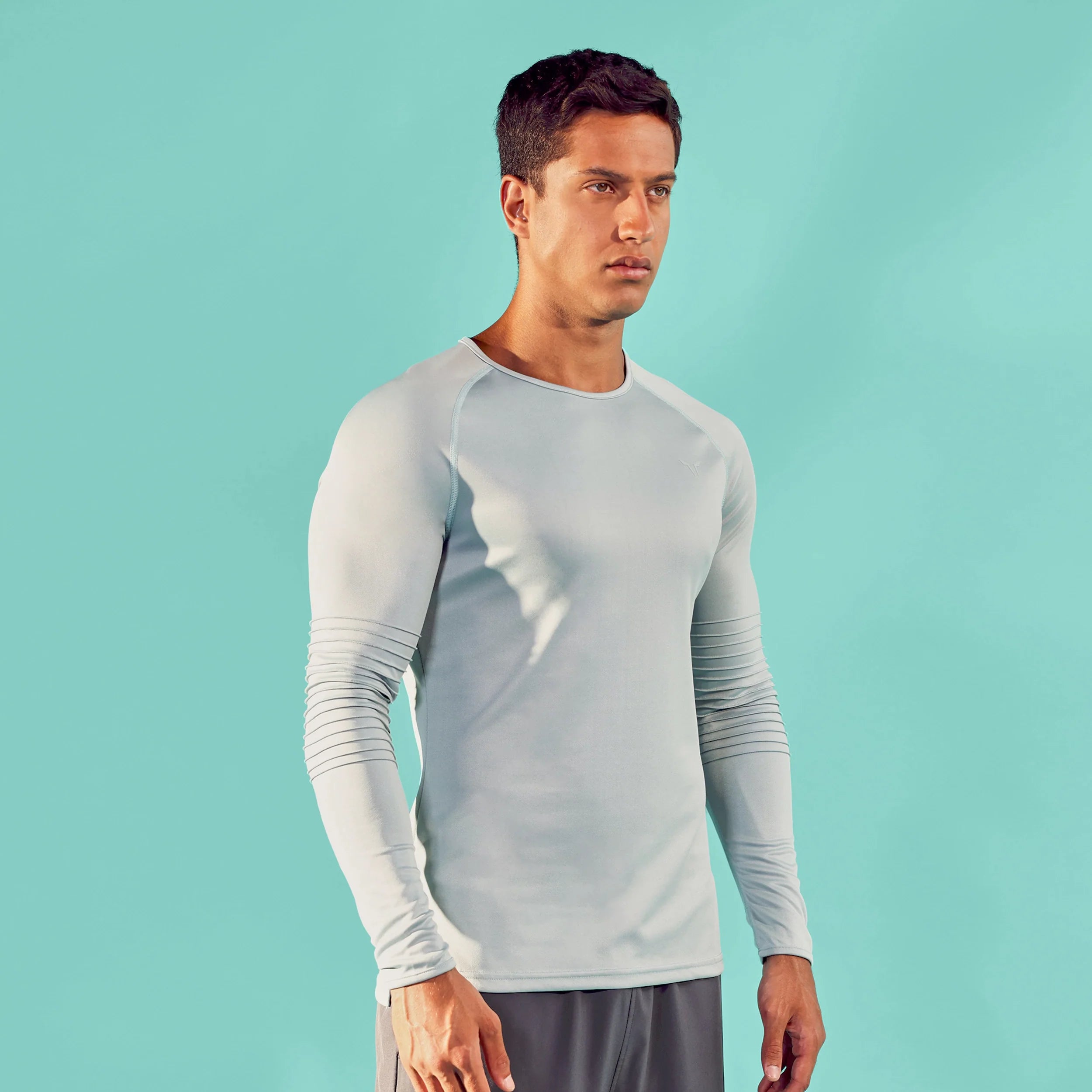 Essential Agility Long Sleeves Tee - Grey Mist Refined Men's Velvet