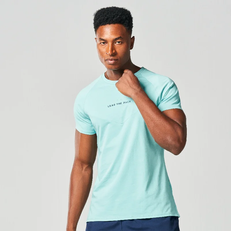 Statement Tee 2.0 - Canal Blue Classic Men's Pin